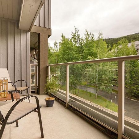 Aspens Mountain Side Resort Whistler Bagian luar foto