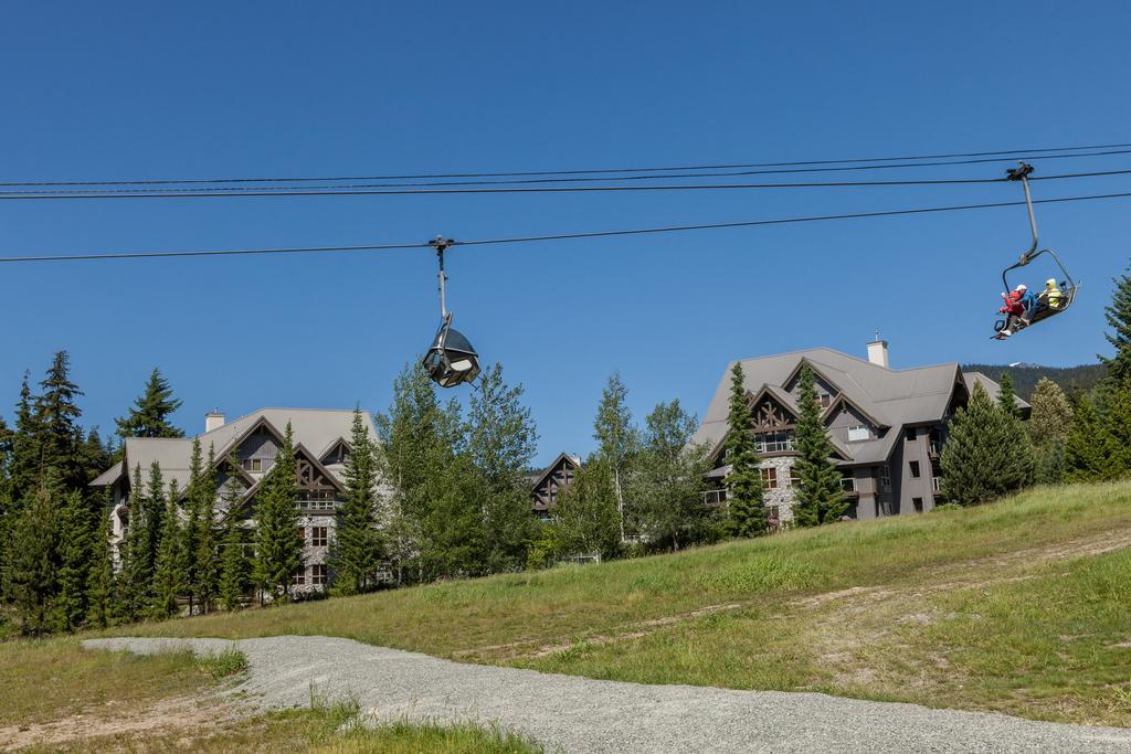 Aspens Mountain Side Resort Whistler Bagian luar foto